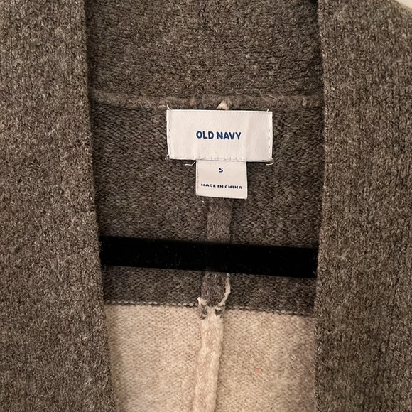 Women’s Old Navy Cardigan (“Patterned Coat Crème”) - Picture 2 of 4